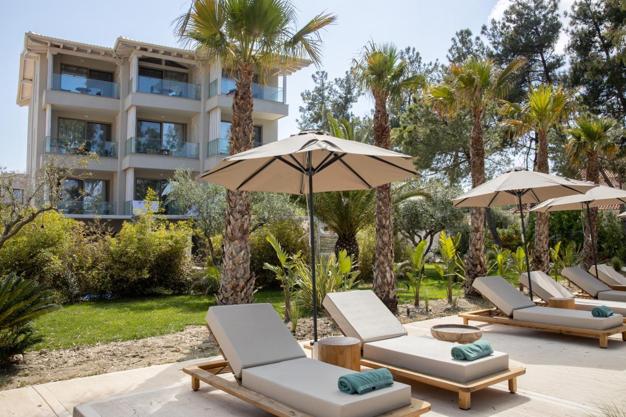 Mako Sea & Suites Pefkochori Exterior photo