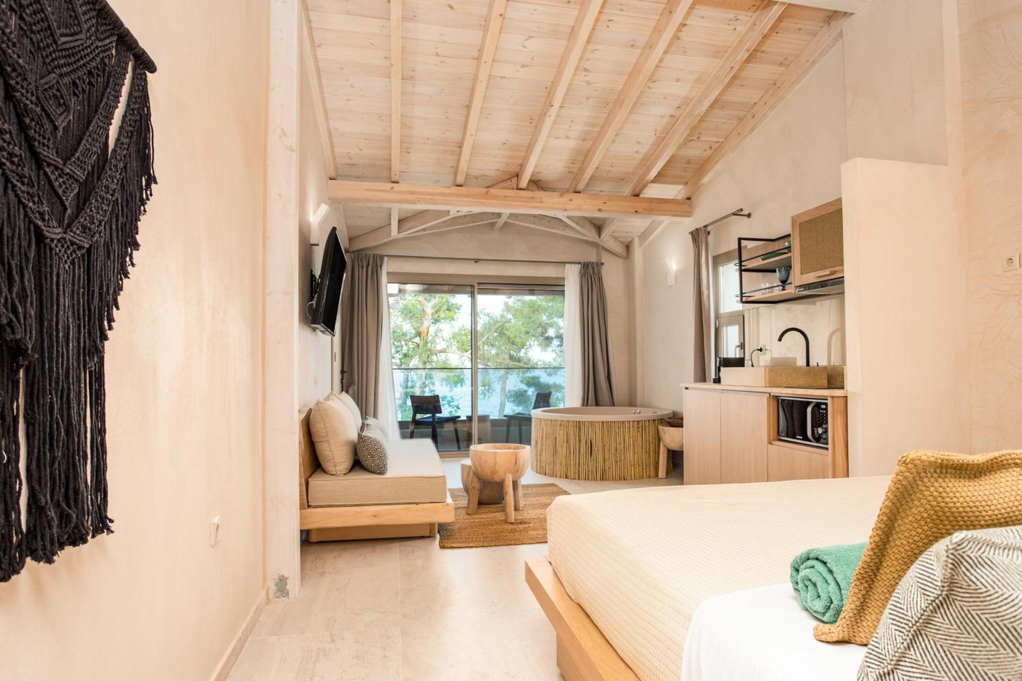 Mako Sea & Suites Pefkochori Room photo